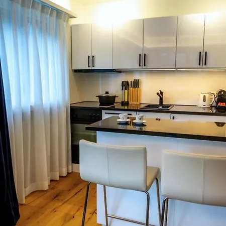 Wunderstay Alpine 303 New With & Mountain View *