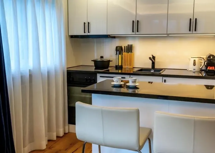 Wunderstay Alpine 303 New With & Mountain View *